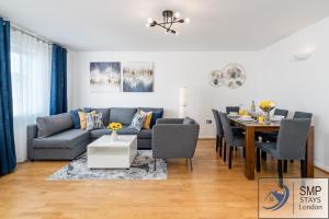 Near Tube To City, Emirates Stadium, Hospital & University