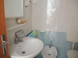 Sunny flat with terrace - Beahost