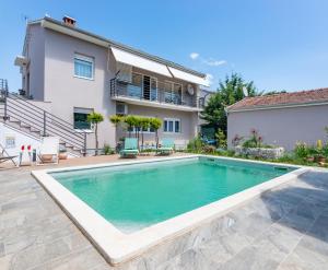 Superior Apartment with private Pool