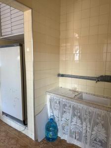 Kitnet a 350 metros da praia