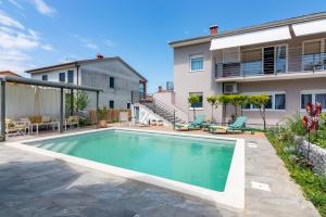 Superior Apartment with private Pool