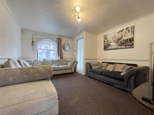 Clove, House with 3BR, 1 extra room, 3 Free Parking Spaces, Wifi and Garden