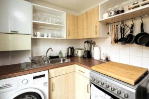 Beautiful Designer Flat in Maida Vale, Sleeps 4