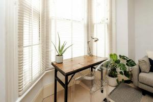 Beautiful Designer Flat in Maida Vale, Sleeps 4