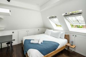 Sleek and Stylish 1BD Apt w Balcony, Hammersmith