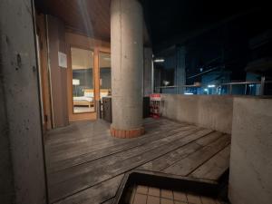 RAYS STAY - Direct from KIX, 5min train to Namba, 2King Beds-