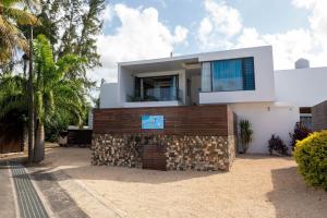 Rocky 03 Perebere Beach 100M