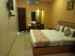 Hotel HEERA EXECUTIVE