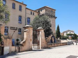 Chalets -Belle vue-Villa duplex-AC-jardin-parking : photos des chambres
