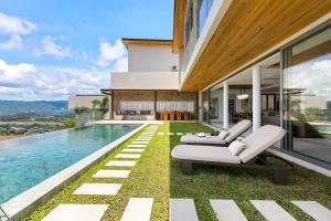 Stunning Seaview Near the Beach