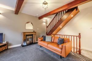 Sleek 2B1B Retreat in Lindley, Huddersfield