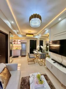 Manila Bay Suite near PICC