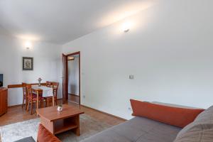 Madonna Field Apartment II