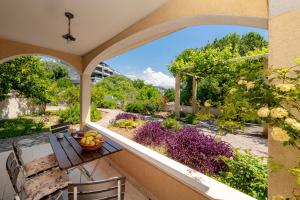 Madonna Field Apartment II