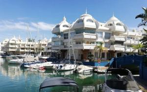 Estudio Puerto Marina Playa