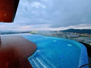 A La Carte Ha Long Bay Residence by SIMA Chill