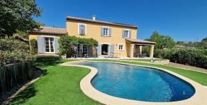Villas Villa Provencale avec Piscine a Aurons : photos des chambres