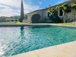 Maisons de vacances Gites le Fabras, espace de verdure, piscine collective et jeux : photos des chambres