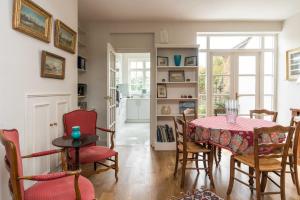 Charming 2BD House with Garden in Hammersmith