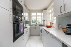 Charming 2BD House with Garden in Hammersmith