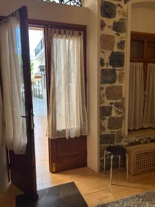 Lithos Family Apartment