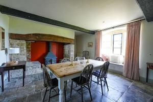 Luxury 4 Bed Farmhouse on Rewilding Estate