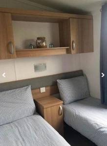 Platinum 3 Bedroom Caravan, Wifi, Parking, Seaview,