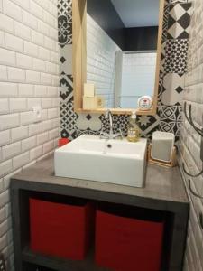 Sejours chez l'habitant Location pour 4 personnes avec piscine : photos des chambres