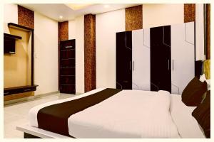 Premium SWIMMING-POOL Hotel # N # R # B Puri, Near Sea-Beach and Jagannath Temple, Fully Air conditioned Rooms ,Wi-Fi ,- Lift, Restaurant, SPA and Parking Facilities, BEST HOTEL IN PURI