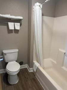 King Room - Non-Smoking room in Super 8 by Wyndham Petersburg