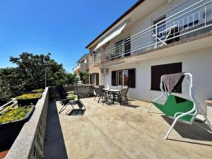 Apartment Andjelka mit Meerblick, große Terrasse 