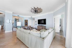 Indigo East 2104 Penthouse