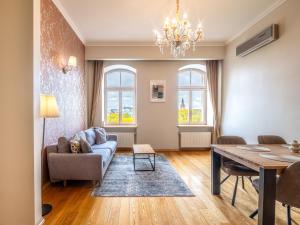 Monument View Residence