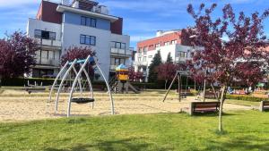 Jantar 600m do morza, ogródek, grill, dwie sypialnie, przestrzeń