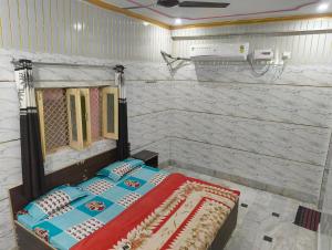 Shree radha yatri niwas