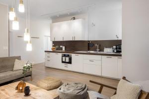 Large and Central Boutique 5-Bedroom Berlin Apartment