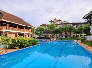 Live Smart, Live Resort-Style