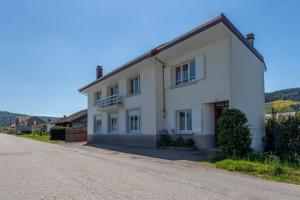Appartements Gite de la Grange 12km de Gerardmer : Appartement 3 Chambres avec Vue sur la Montagne