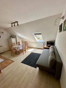 Apartments and Rooms Tajcr 