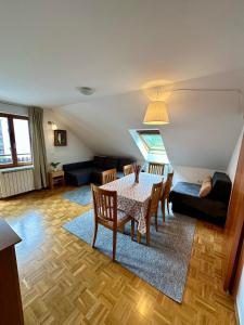 Apartments and Rooms Tajcr