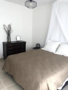 Apt H - Beach Village