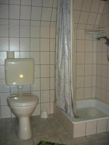 Triple Room with Balcony room in Erika Pension