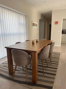 Twin Gables, centrally located 2 bedroom apartment