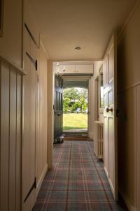 Tincleton Lodge & Rose Cottage - sleep 16