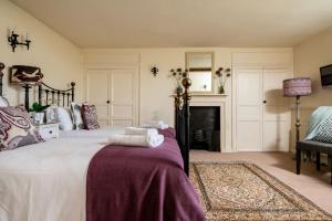 Tincleton Lodge & Rose Cottage - sleep 16