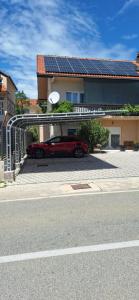 LUXURY Apartment IMOTA,with private pool,big Free Parking,Car EVcharger