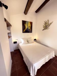 Maisons d'hotes Chambres d-hotes a 5mn du Circuit Paul Ricard et du village du Castellet et a 10mn des plages de Saint-Cyr-sur-mer, Bandol et Sanary : photos des chambres