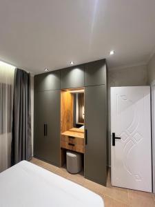 Kamberi Hotel & Apartments