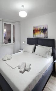 Sunny Bay Apartments