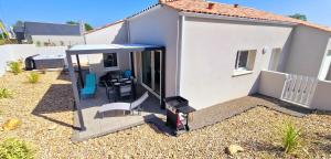 Maisons de vacances LE BONHEUR EST DANS LE VEILLON Maison neuve 3 chambres de 2025, 7 personnes, avec jacuzzi 6 personnes et climatisation reversible : photos des chambres